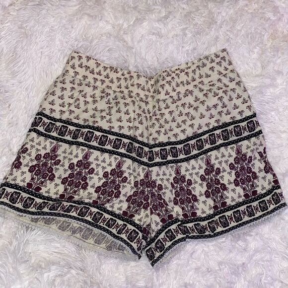 Charlotte Russe Pants - Charlotte Russe Juniors Medium Boho Flowy Shorts